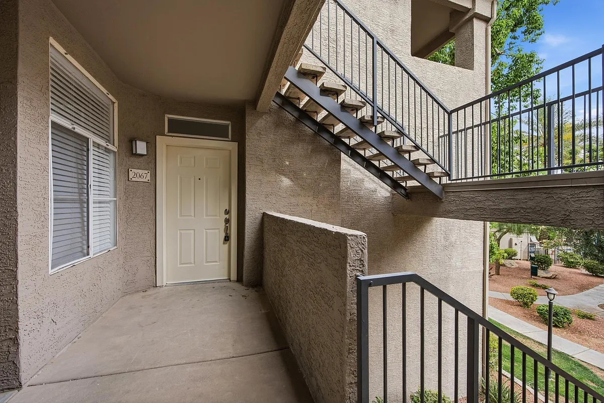 Building Photo - 3830 E Lakewood Pkwy E #2067