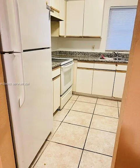 4160 NW 21st St #201G — Photo 2