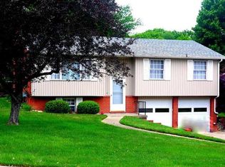103 Baun Dr, Coraopolis, PA