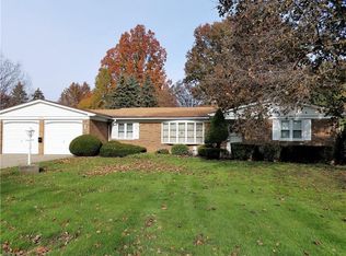 828 Partridge Ln, Webster, NY 14580