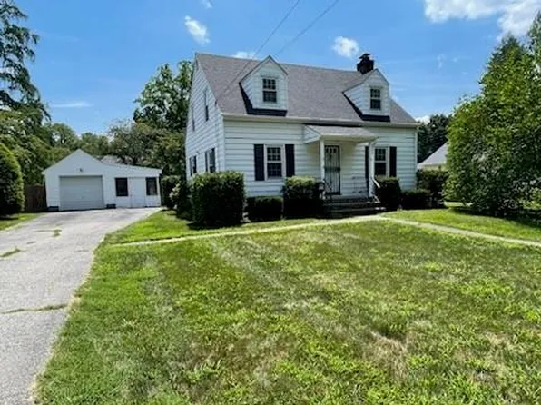 4 Sherwood Place, Hyde Park, NY 12538