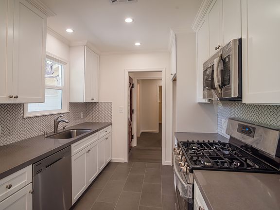 3rd image of 7639 Teesdale Ave