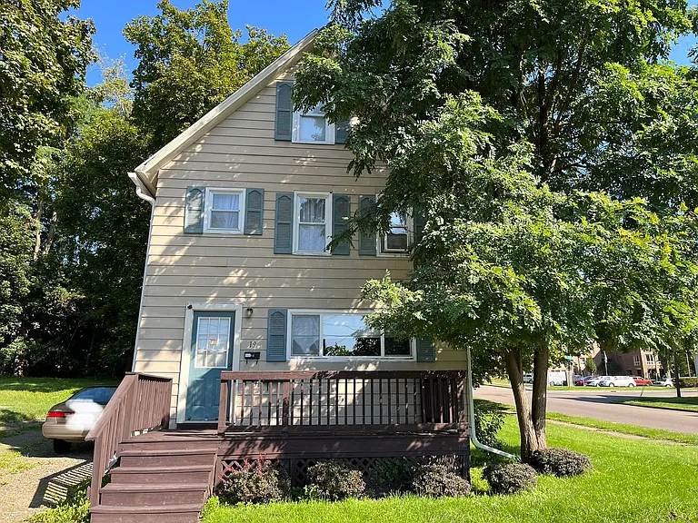 19 Bradley St — Photo 6
