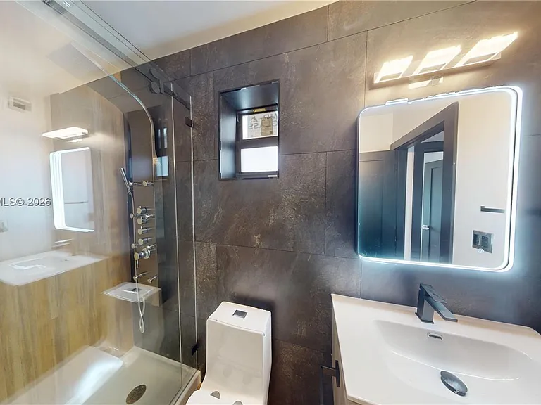 516 NW 2nd Ave #2 — Photo 9