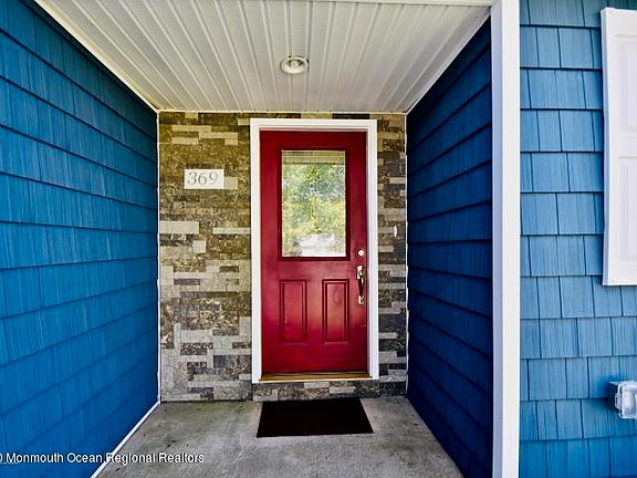 3rd image of 369 Barbados Dr N