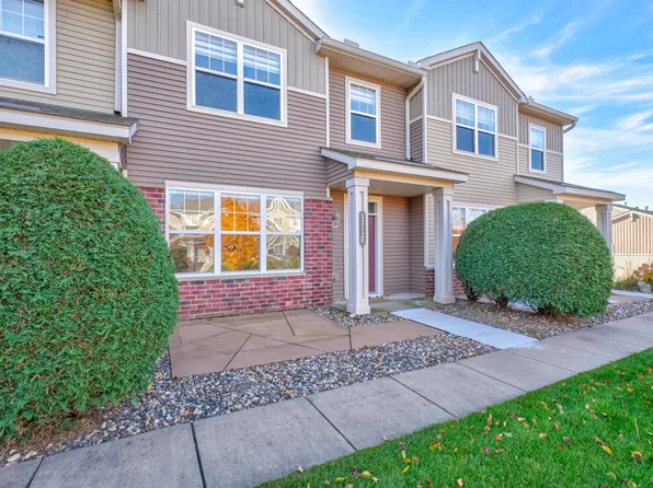 3352 Hazel Trl Unit E, Saint Paul, MN 55129