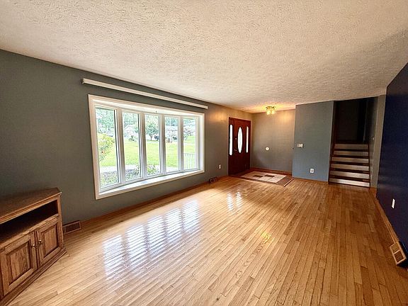 4th image of 509 N Lilly Dr