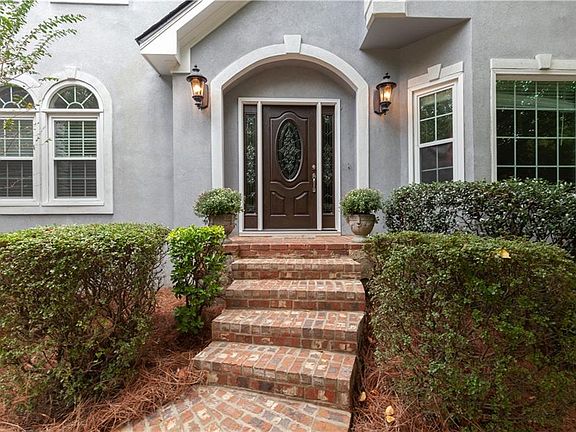 3rd image of 845 Laurel Crest Ct