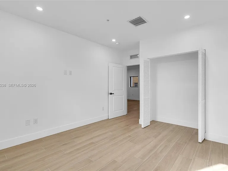 1037 NW 2nd St #3A — Photo 8