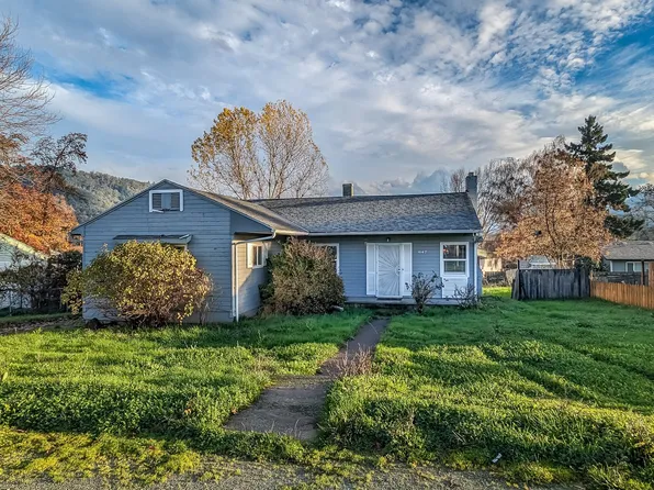 647 E 2nd Ave, Riddle, OR 97469