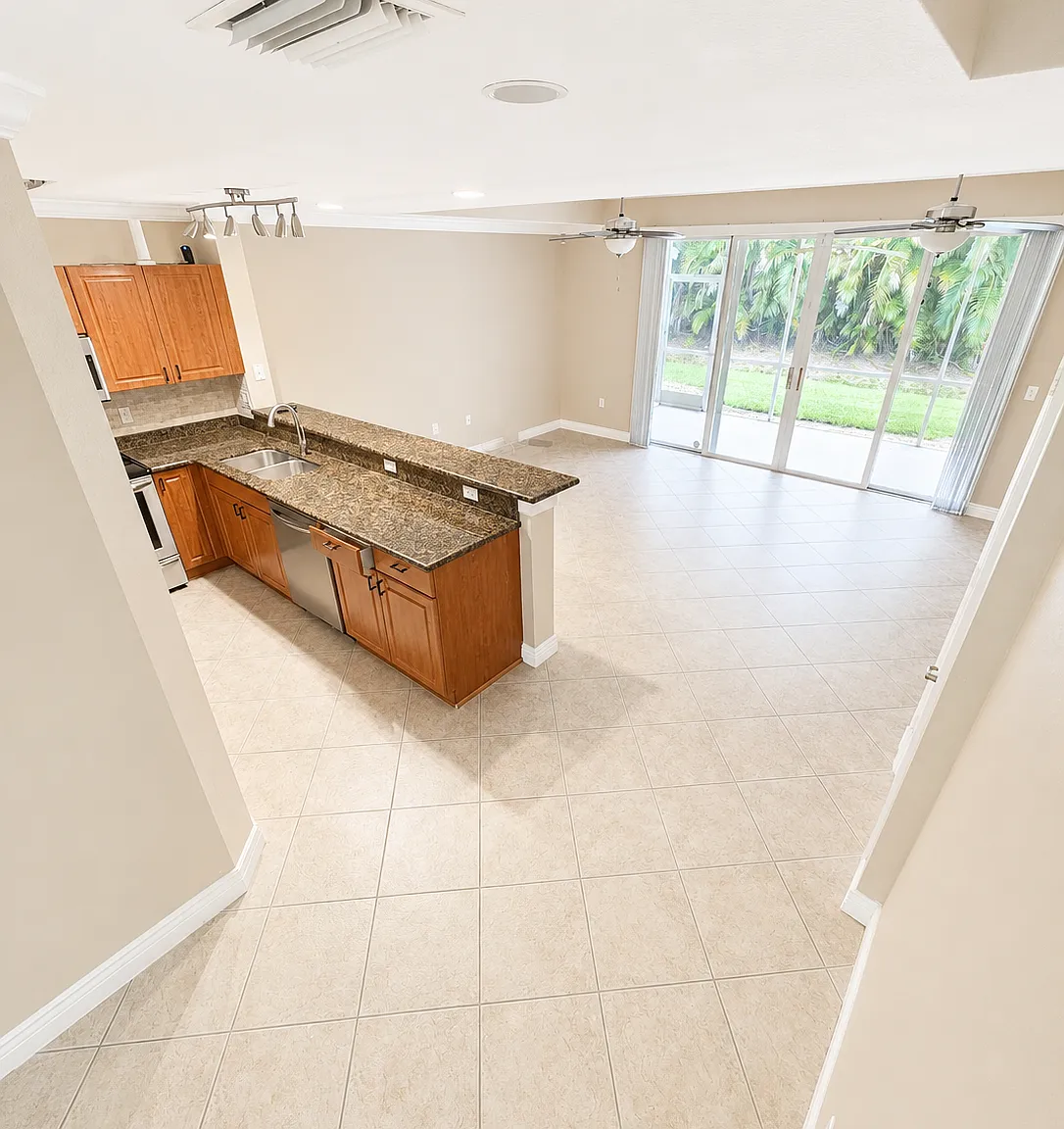 3 bed, 2.5 bath, 1514 sqft, $2,200 — Photo 4