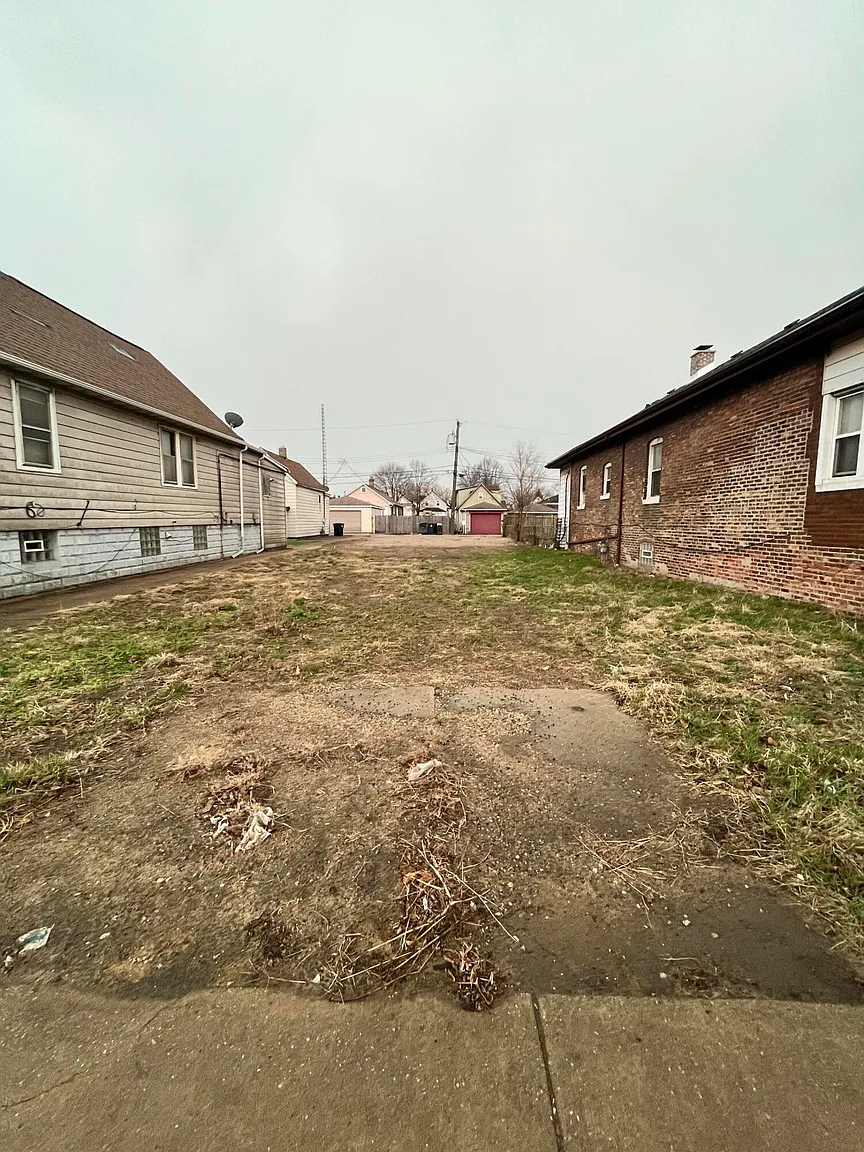 509 W Columbus Dr photo 1