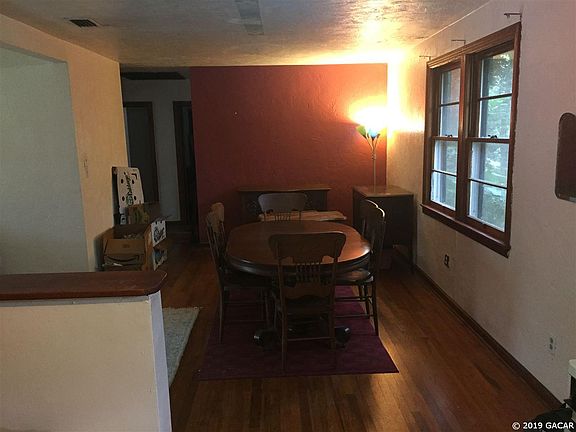 4th image of 230 SE 51st St