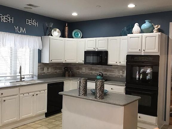 3rd image of 179 Smithfield Way