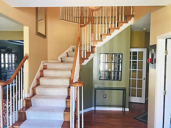 Front hallway upstairs