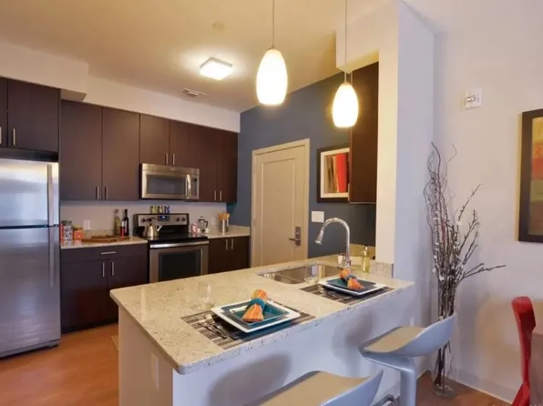 12 Water St, Groton, CT 06355