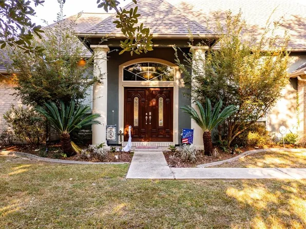 413 N Woodlake Way, Pearl River, LA 70452