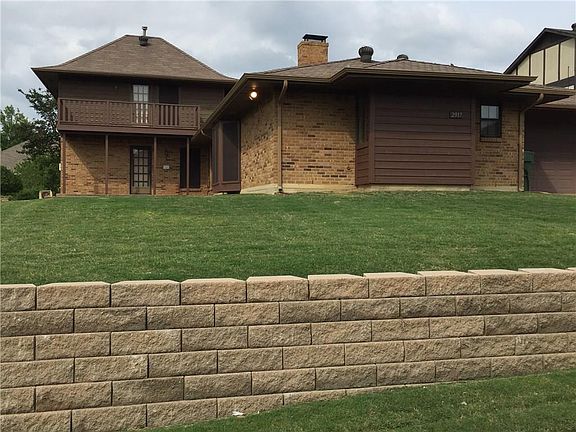 2nd image of 2917 Apple Valley Dr