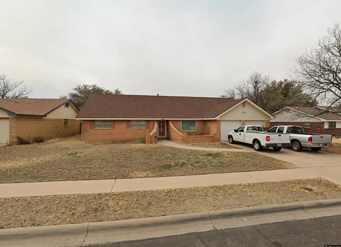 3 bed, 2057 sqft, $3,000 — Photo 1