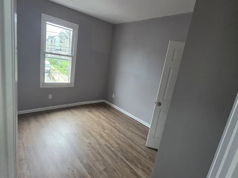 353 16th Ave #5 — Photo 7