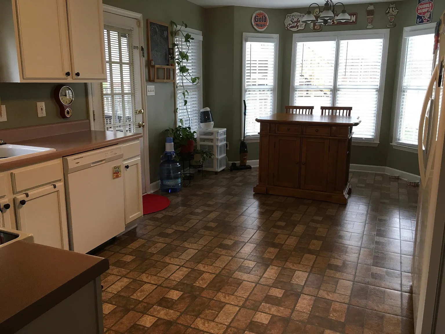 3 bed, 2.5 bath, 1750 sqft, $2,000 — Photo 4