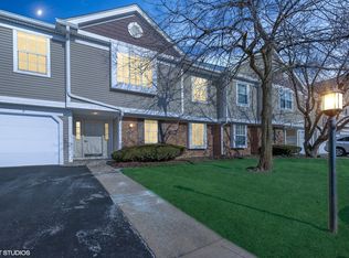 1245 Ballantrae Pl APT B, Mundelein, IL 60060