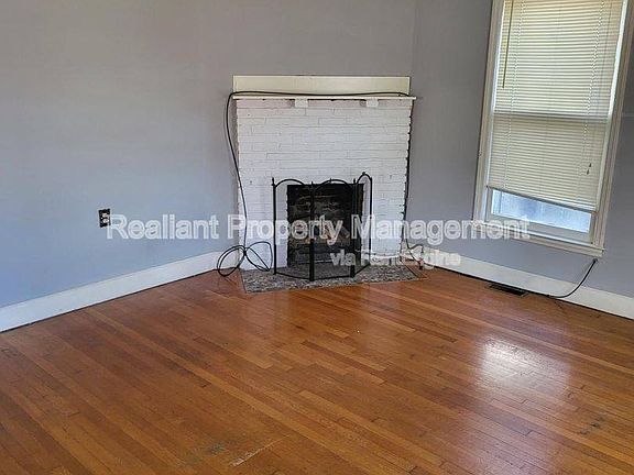 2nd image of 1006 Aurora Ave