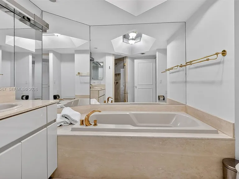 3000 Island Blvd #2305 — Photo 34