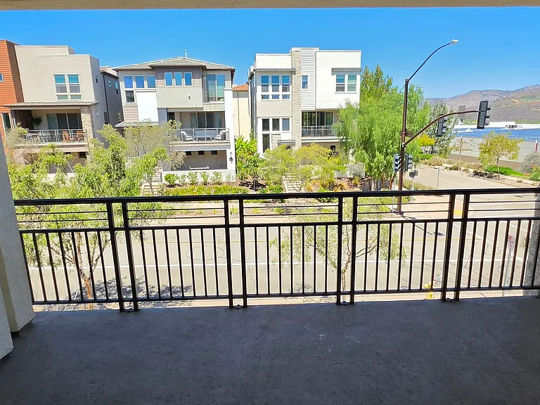 16208 Camden Cir — Photo 28