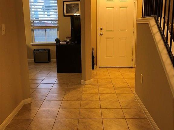 3rd image of 407 Crater Lake Dr