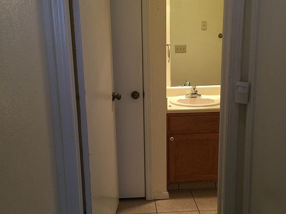 2nd image of 11525 N Meridian Ave APT 116