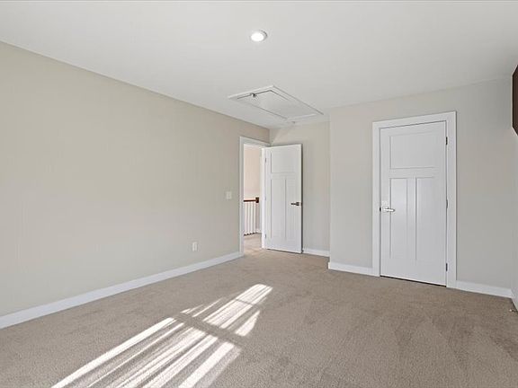 5th image of 120 Thames Valley Dr
