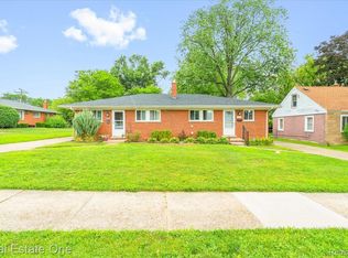 30624 Krauter St, Garden City, MI 48135