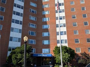 11850 Edgewater Dr APT 717, Lakewood, OH 44107