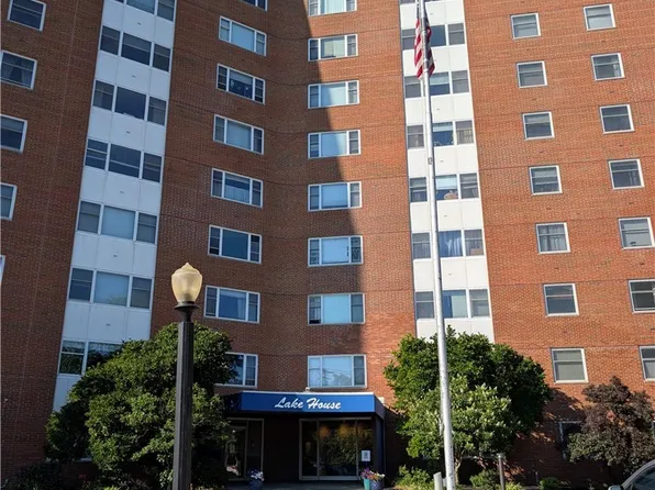 11850 Edgewater Dr APT 717, Lakewood, OH 44107