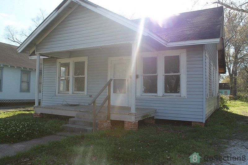 1st image of 3750 Park St