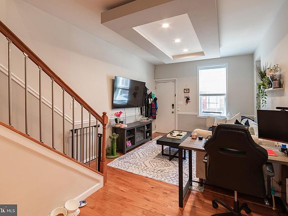 5th image of 1305 E Oxford St