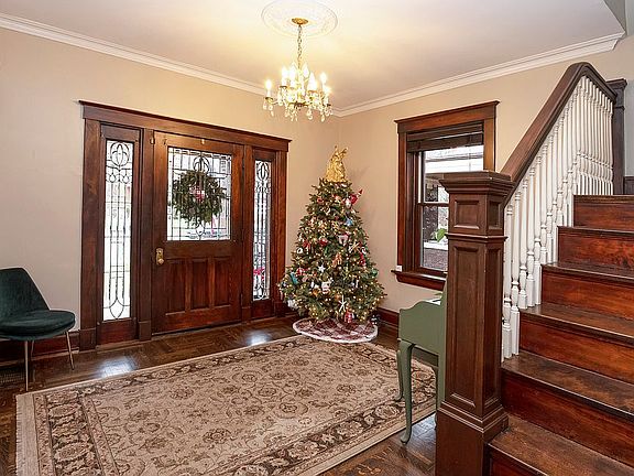 3rd image of 3422 Mooney Ave