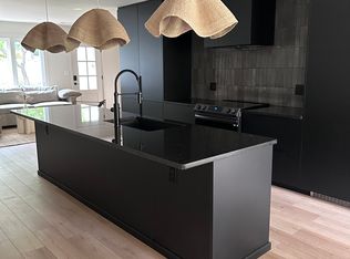 8645 Sleepy Hollow Rd, Kansas City, MO 64131