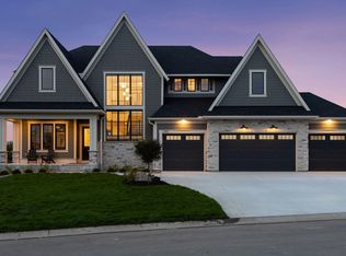 1988 Leaping Deer Cir, Hamel, MN 55340