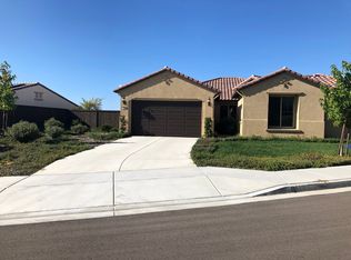 404 Adobe Estates Dr, Vista, CA 92083