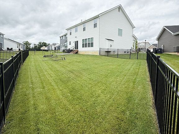 2nd image of 934 Little Fieldstone Ct