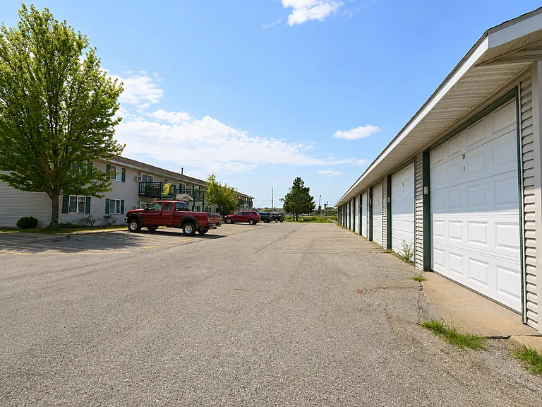 Murdock Apartments — Photo 2