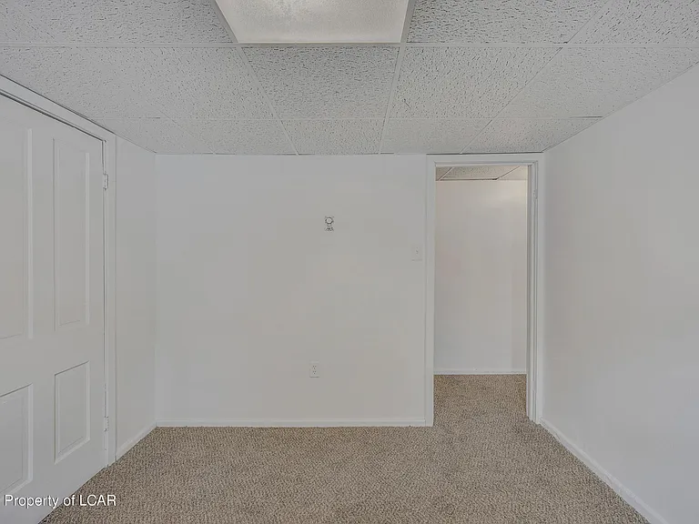 323 Vaughn St — Photo 17