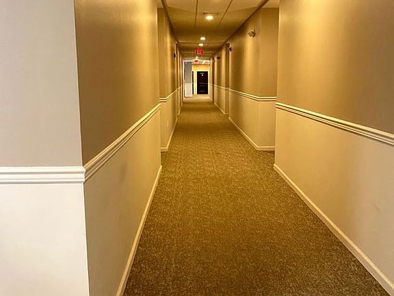 3rd image of 1325 Chelsea Ave APT 209