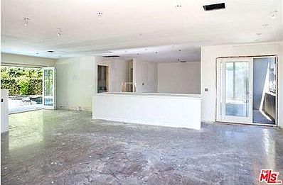 4th image of 1523 N Doheny Dr #1/2