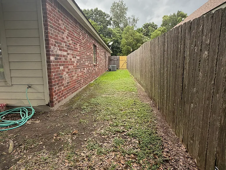 3001 Northbank Dr — Photo 6