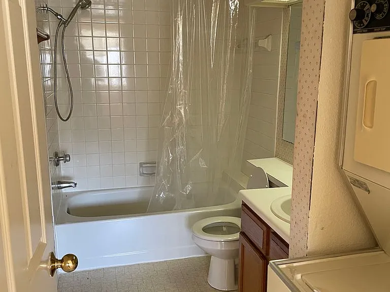 1802 E 66th Pl #F209 — Photo 7