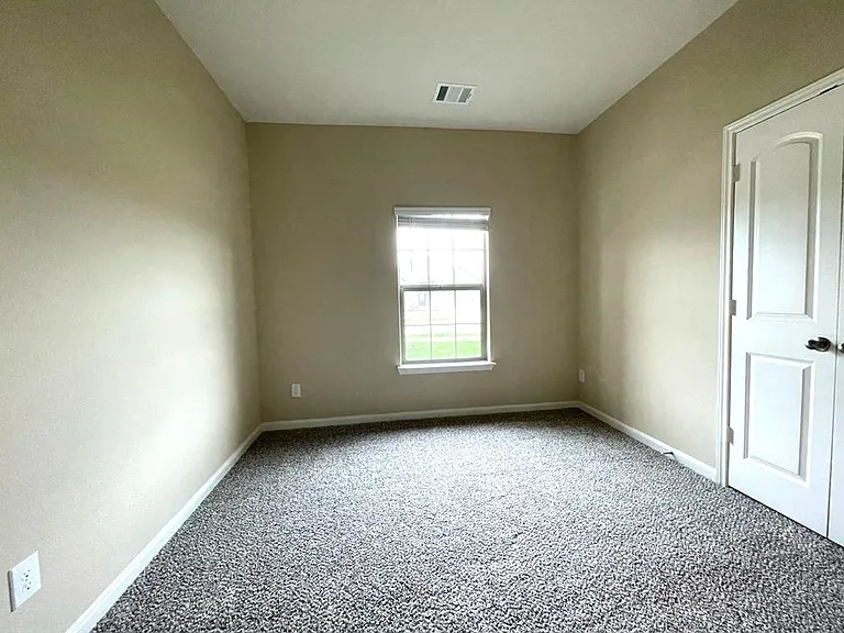 1149 Beaverwood Ln — Photo 17