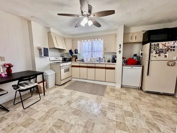 720 Cambridge St #2, Cambridge, MA 02141